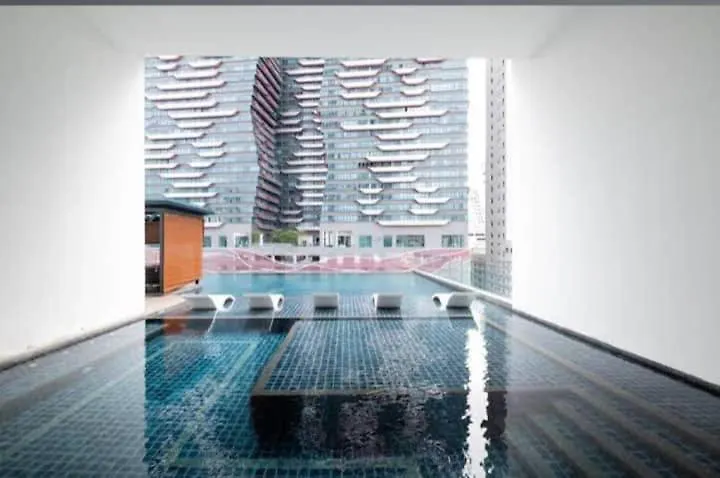 The Wadies 2Br 5Pax Reizz Residences With Balcony And City View Jalan Ampang クアラルンプール