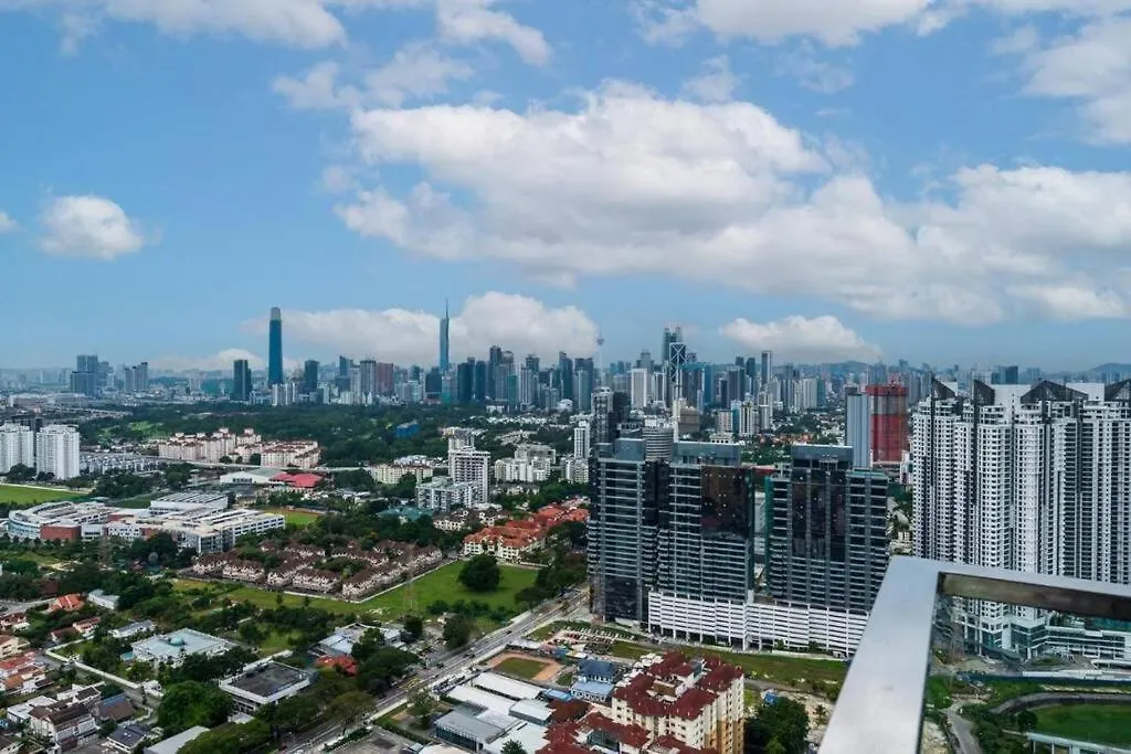 The Wadies 2Br 5Pax Reizz Residences With Balcony And City View Jalan Ampang Kuala Lumpur Malásia