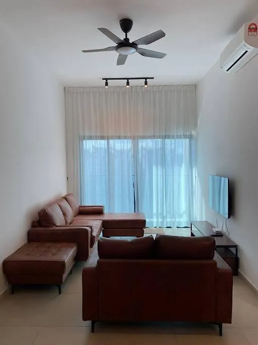 The Wadies 2Br 5Pax Reizz Residences With Balcony And City View Jalan Ampang Kuala Lumpur