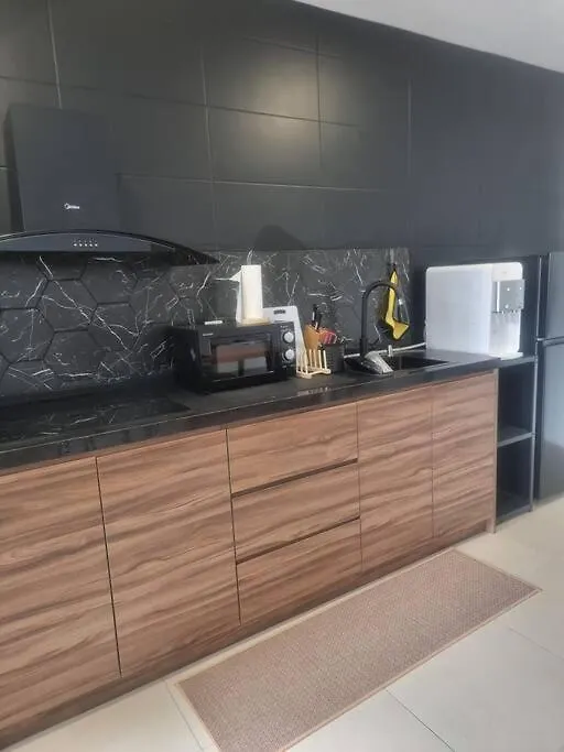 The Wadies 2Br 5Pax Reizz Residences With Balcony And City View Jalan Ampang Kuala Lumpur Malásia