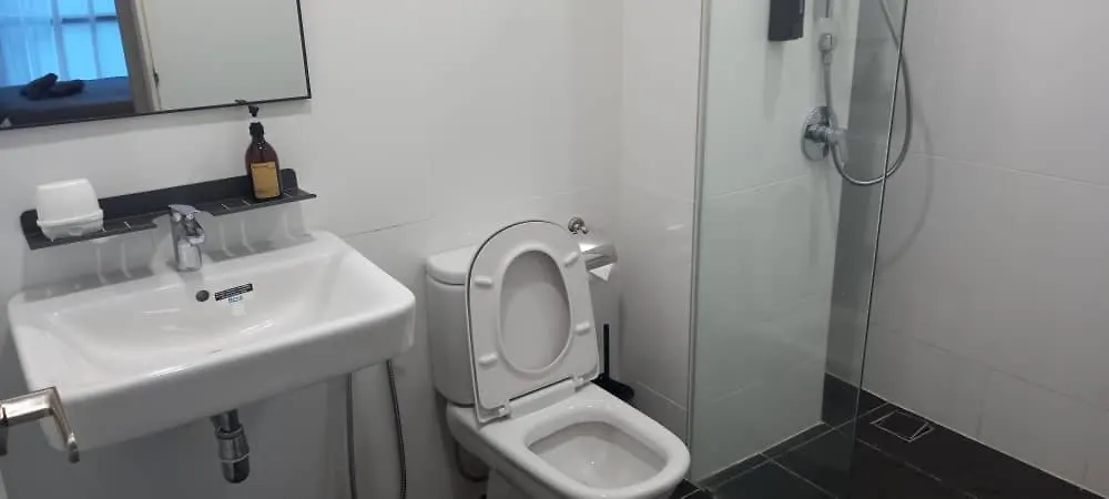 The Wadies 2Br 5Pax Reizz Residences With Balcony And City View Jalan Ampang Kuala Lumpur