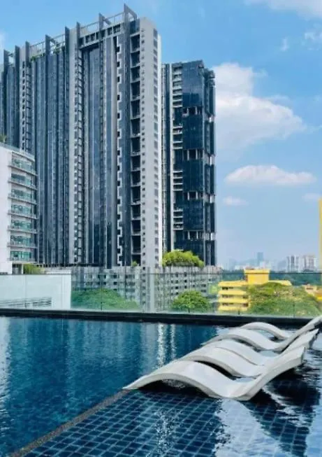 The Wadies 2Br 5Pax Reizz Residences With Balcony And City View Jalan Ampang Kuala Lumpur